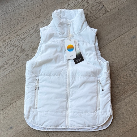 Vuori Jackets & Blazers - NWT Vuori Women's Canyon Insulated Vest (White, XXS) RARE Retail: $158
